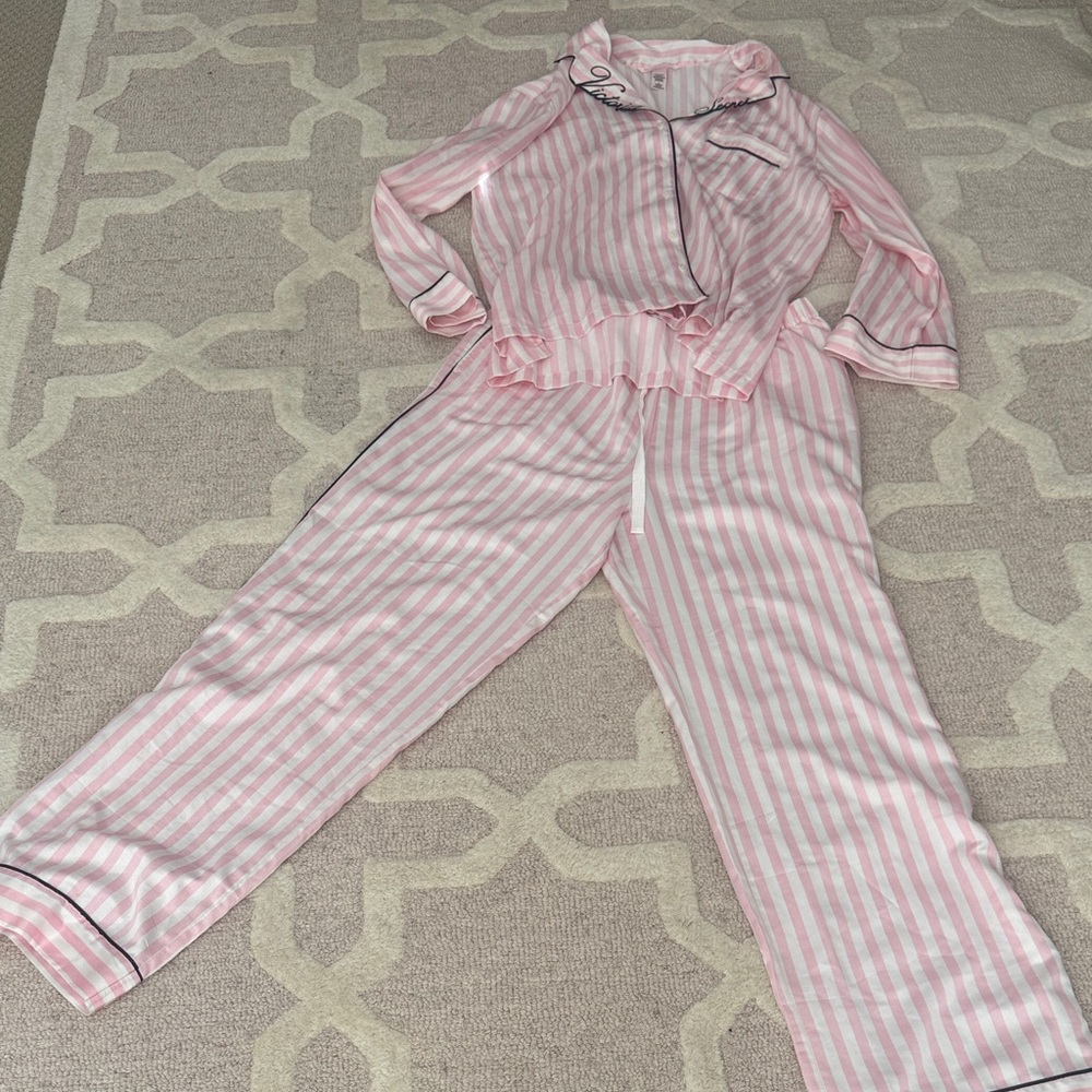 Victoria's Secret Signature Satin Long Pajama Set